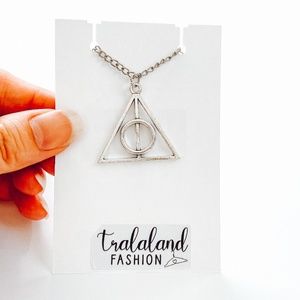 > NEW < Boutique Silver Toned Harry Potter Deathly Hallows Pendant Necklace